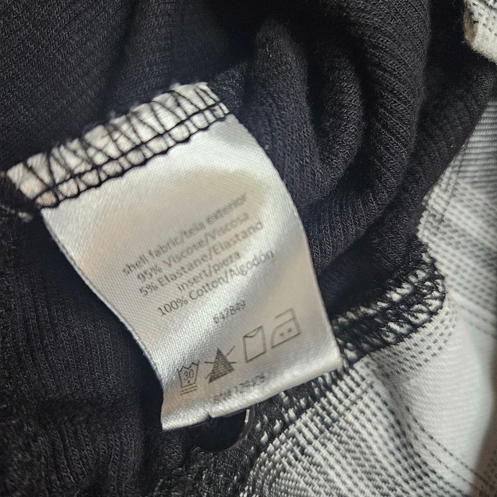 Venus Medium Black Plaid Hem Henley Long Sleeve Top - Picture 8 of 8